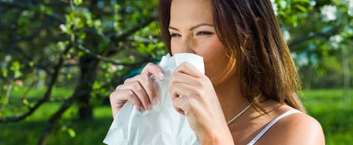 Allergiker am Steuer: Heuschnupfen und die juckenden Augen